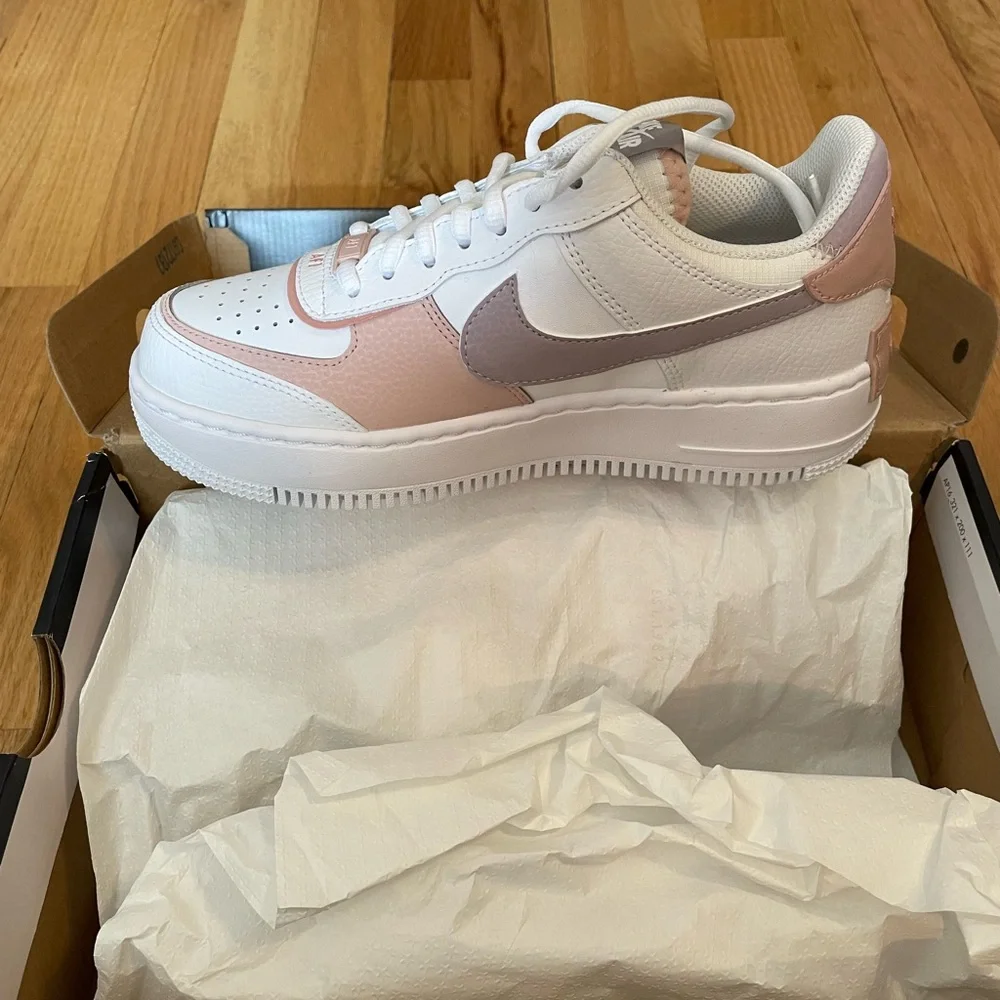 NWT/NWB Nike Air Force 1 Low Shadow Amethyst Ash - Picture 4 of 7